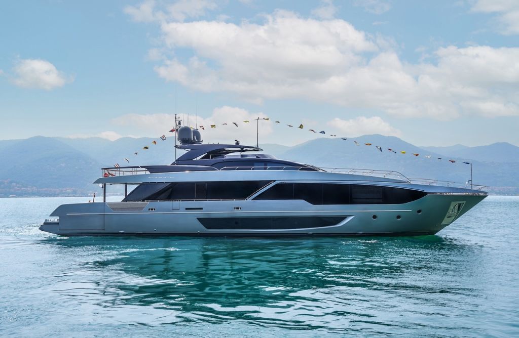 Riva-112-Dolcevita_1.jpeg