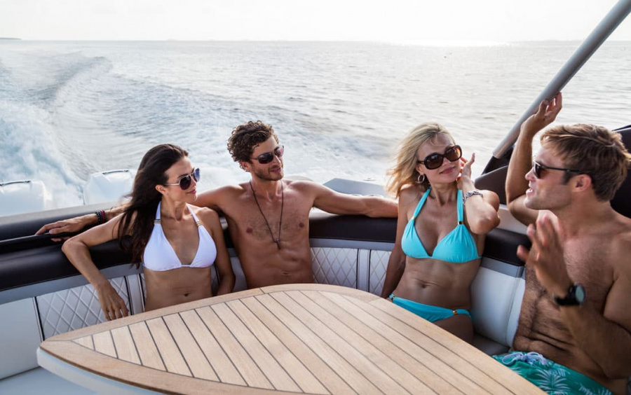 Sea Ray SLX 310 OB (Outboard) фото 1.8