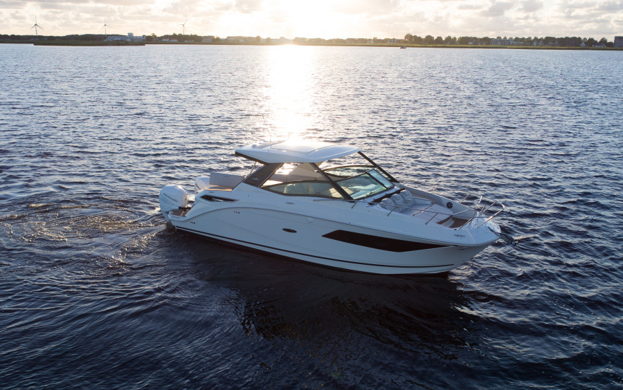 Sea Ray  Sundancer 320 Outboard фото 1.1