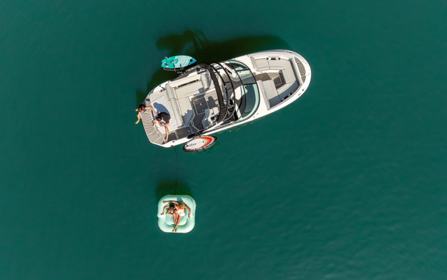 Sea Ray 230 SDX SURF фото 1.3