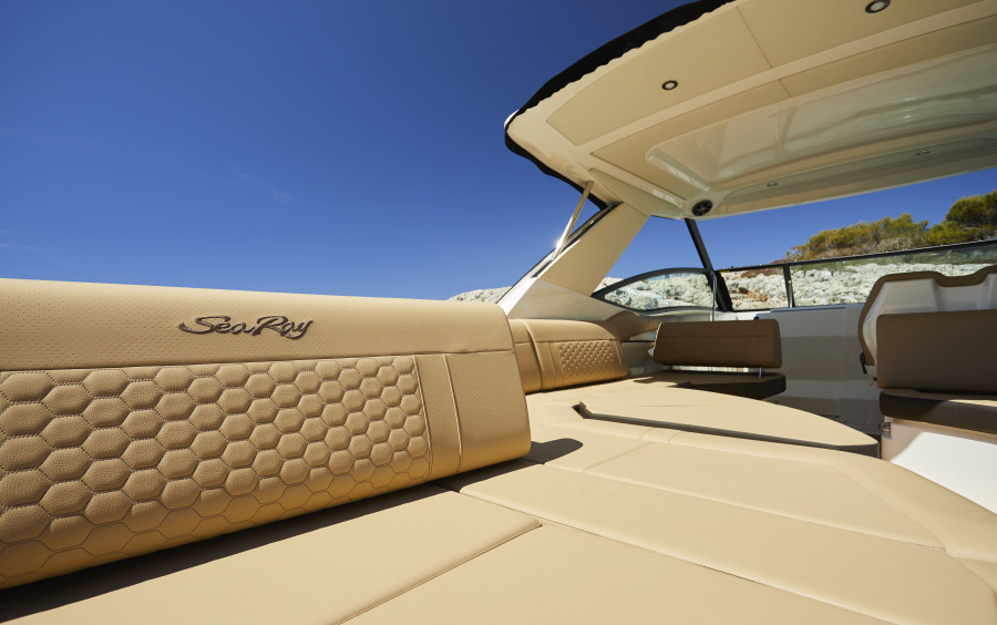 Sea Ray Sundancer 320 Coupe фото 1.8