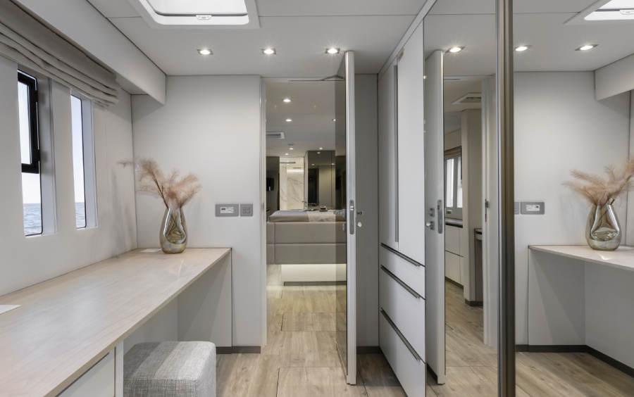 Sunreef 60 Sailing Catamaran фото 2.12