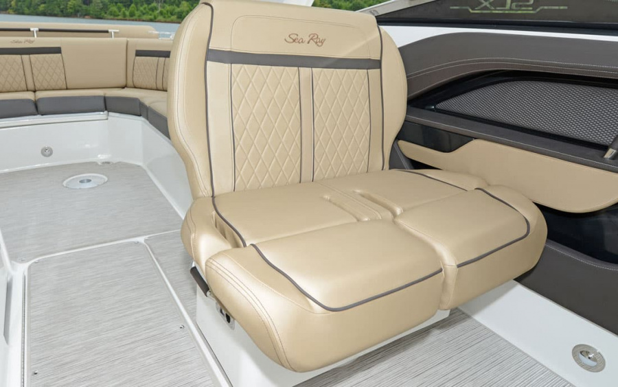 Sea Ray  SLX 310 фото 2.6