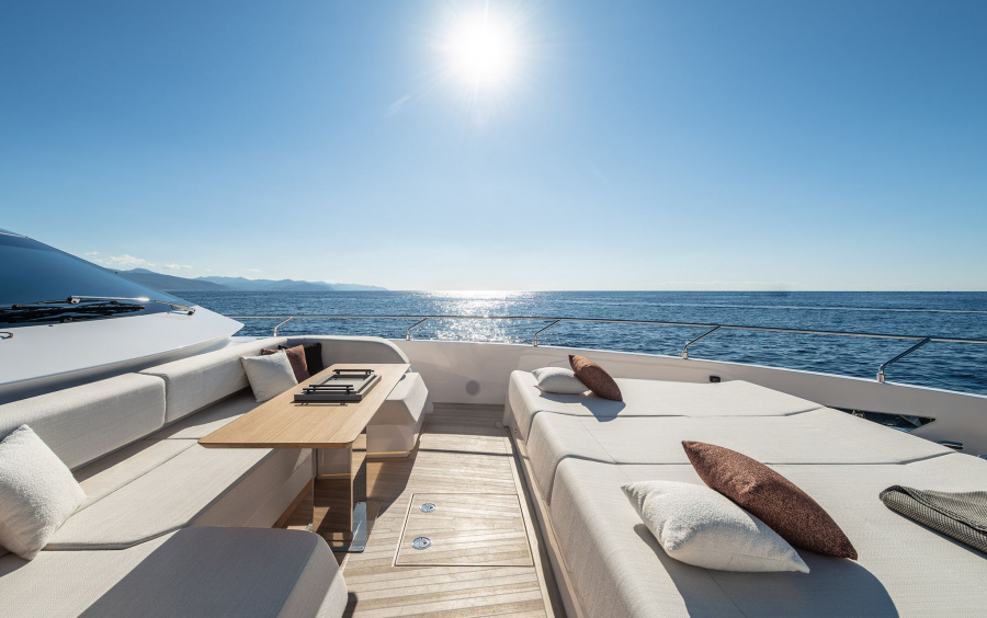 Ferretti Yachts 800 фото 1.8