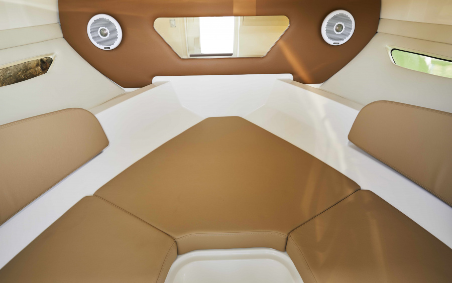 Sea Ray  230 SunSport OB фото 1.4
