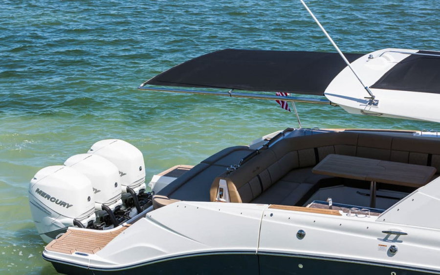 Sea Ray SLX 400 OB фото 2.11