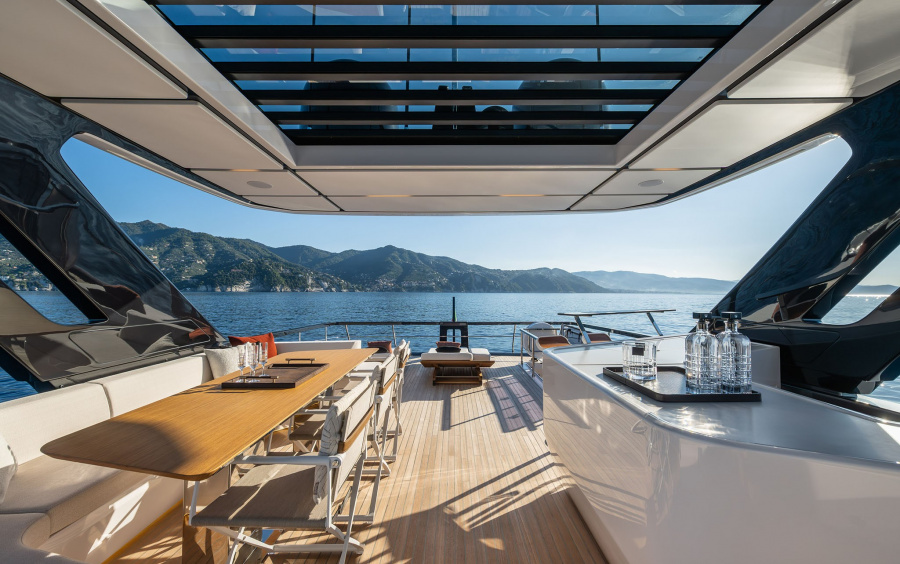 Ferretti Yachts 800 фото 1.3