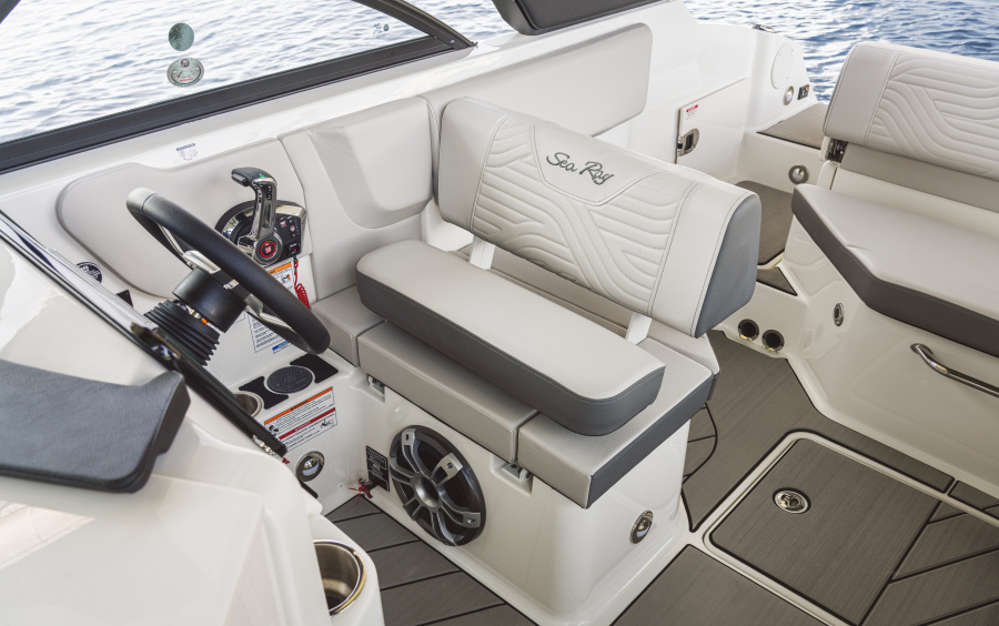 Sea Ray 230 SDX SURF фото 1.1