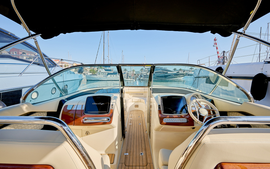 Chris-Craft Launch 31 GT - Доступен в Черногории фото 2.4