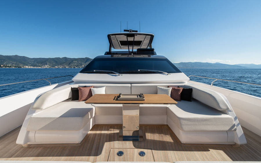 Ferretti Yachts 800 фото 1.7