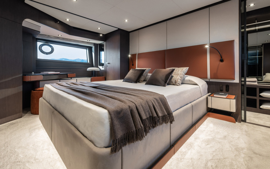 Ferretti Yachts 800 фото 2.16