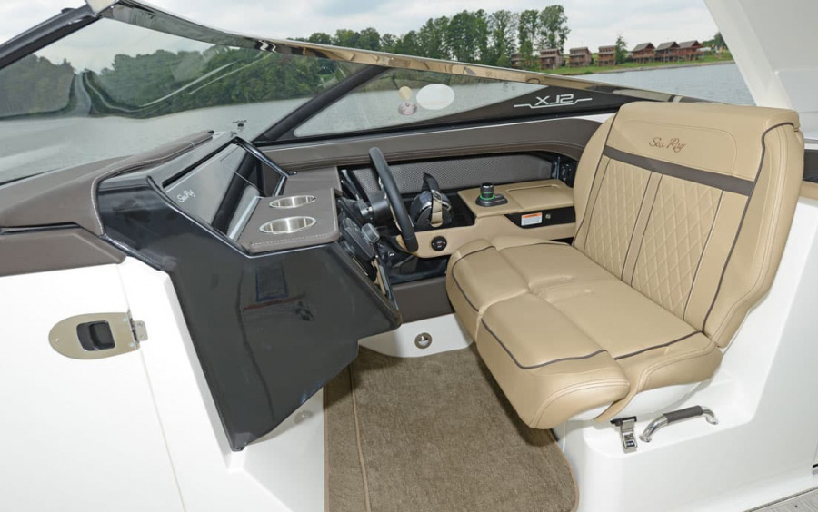 Sea Ray  SLX 310 фото 2.8