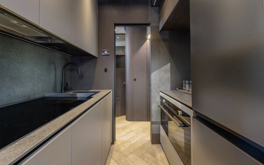 Ferretti Yachts 800 фото 2.7