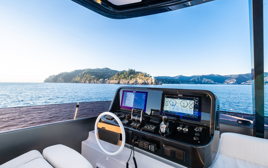 Ferretti Yachts 800 фото 1.6