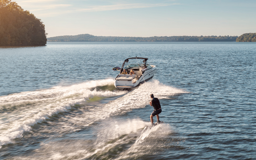 Sea Ray  SLX 260-Surf фото 1.8