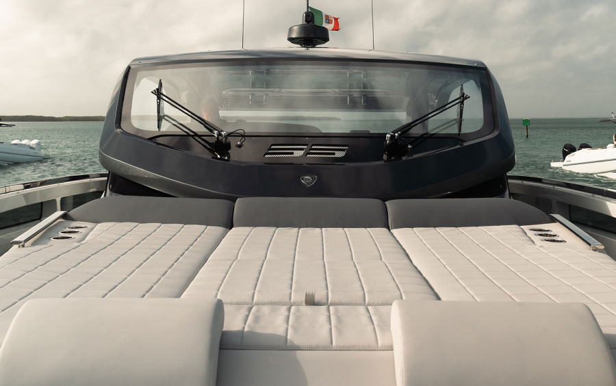 SACS Rebel 55 фото 1.8