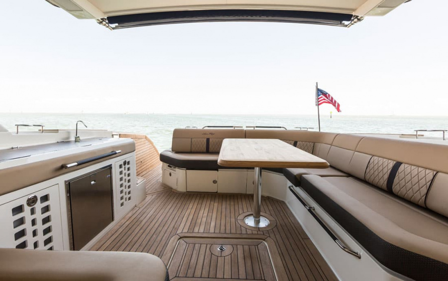 Sea Ray SLX 400 OB фото 2.5