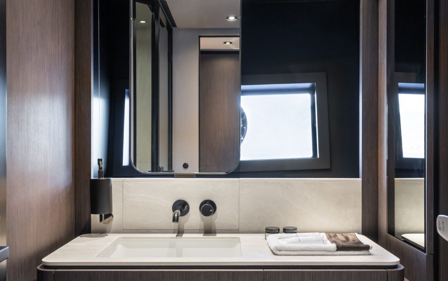 Ferretti Yachts 800 фото 2.9