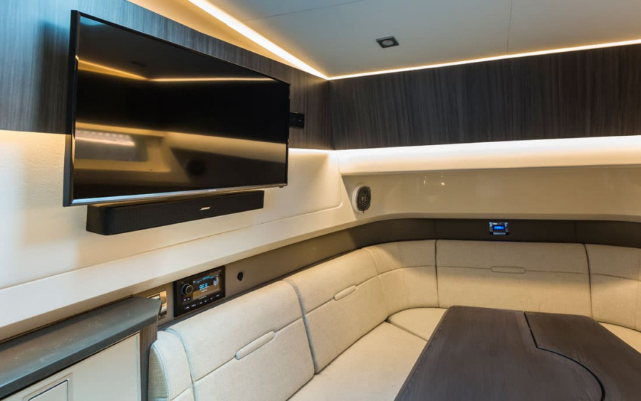 Sea Ray SLX 400 OB фото 2.13