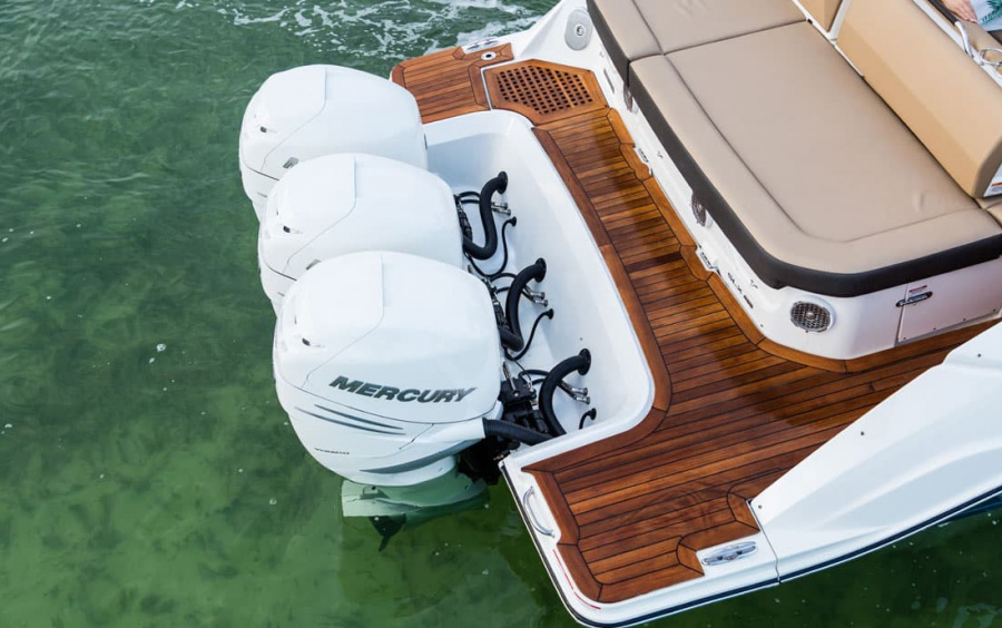 Sea Ray SLX 400 OB фото 2.12