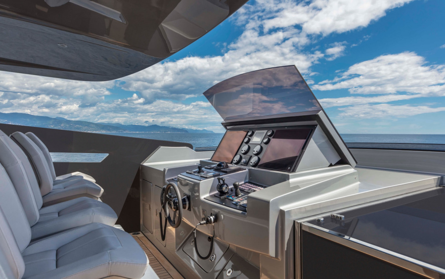 Pershing 140 фото 1.16