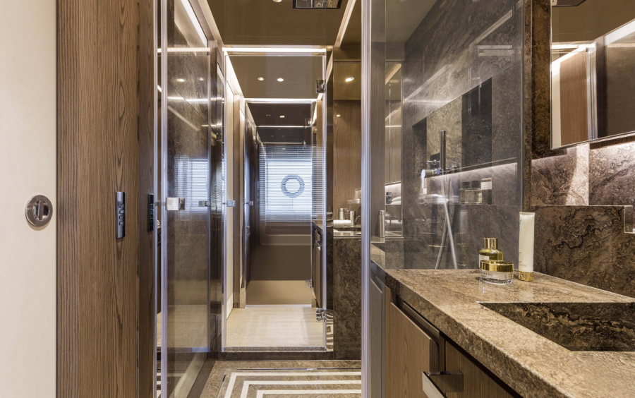 Custom Line Saetta 106 фото 2.12